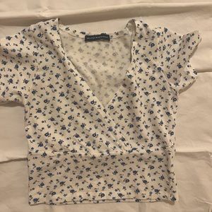 BRANDY MELVILLE amara tee in blue and white floral